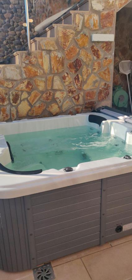 Casa Holmston, Duplex Villa With Hot Tub In Anfi Tauro Topaz Mogan Bagian luar foto